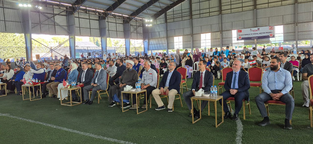 سفير تركيا في توزيع معونات مدرسية على أيتام في صيدا: جئنا نرد الجميل للبنان الذي وقف الى جانب بلدنا في الزلزال