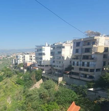 طريق سيروب: حفر عميقة وغياب بنى تحتية يهددان السلامة العامة طريق سيروب: حفر عميقة وغياب بنى تحتية يهددان السلامة العامة
