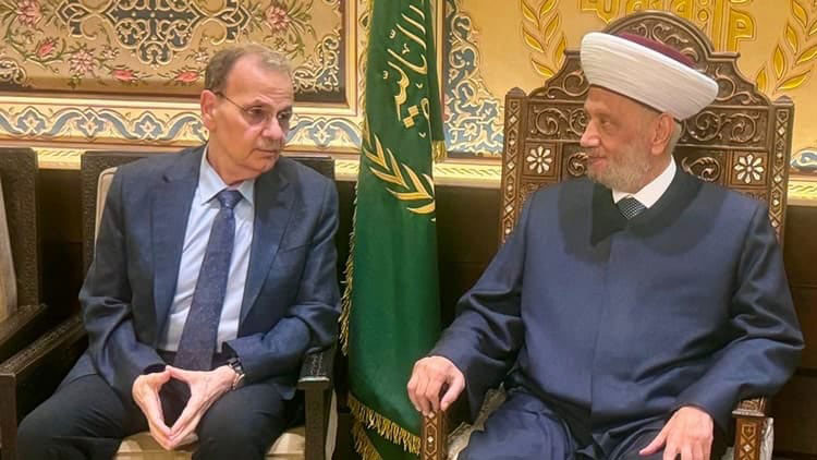 النائب البزري يلتقي مفتي الجمهورية الشيخ عبد اللطيف دريان النائب البزري يلتقي مفتي الجمهورية الشيخ عبد اللطيف دريان
